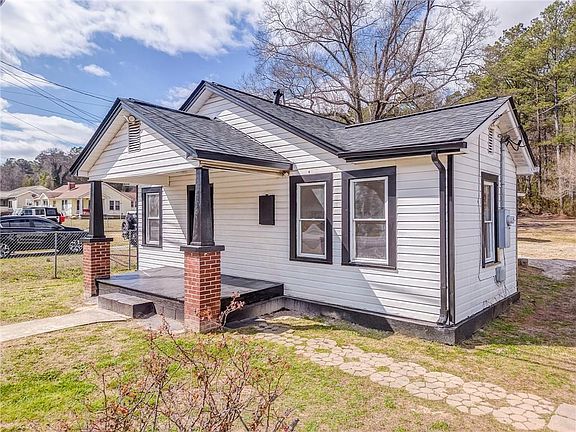 2nd image of 1304 Cave Spring Rd SW