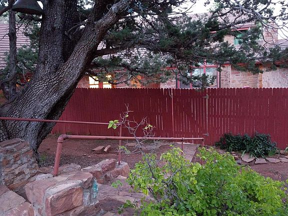 3rd image of 28 Los Lomas Cir