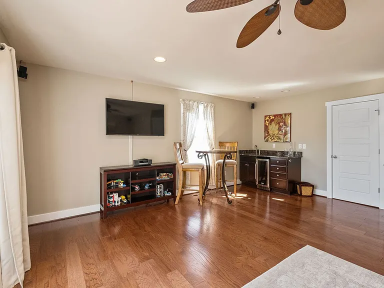 2048 Avinity Loop — Photo 23