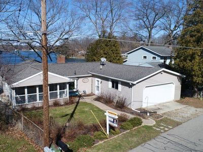 1917 Miles Rd, Lapeer, MI, 48446