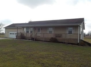 160 Freedom Ct, Vine Grove, KY 40175