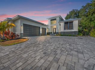 1537 Siesta Dr, Sarasota, FL 34239