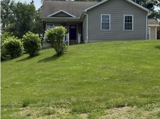 12 Picardy Pl, Hillsdale, MI