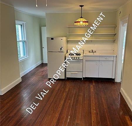 5th image of 21 E Penn St #4