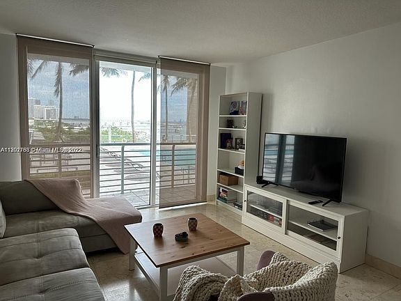 5th image of 325 Biscayne Blvd #1222