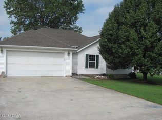 1124 N Liberty St, Webb City, MO 64870