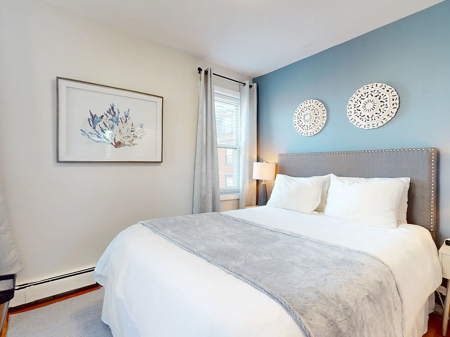 2 bed, 1.0 bath, 900 sqft, $5,000 — Photo 4