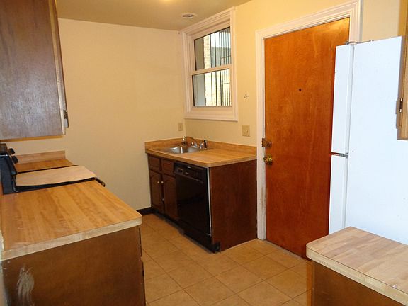 3rd image of 2325 W Farwell Ave #1