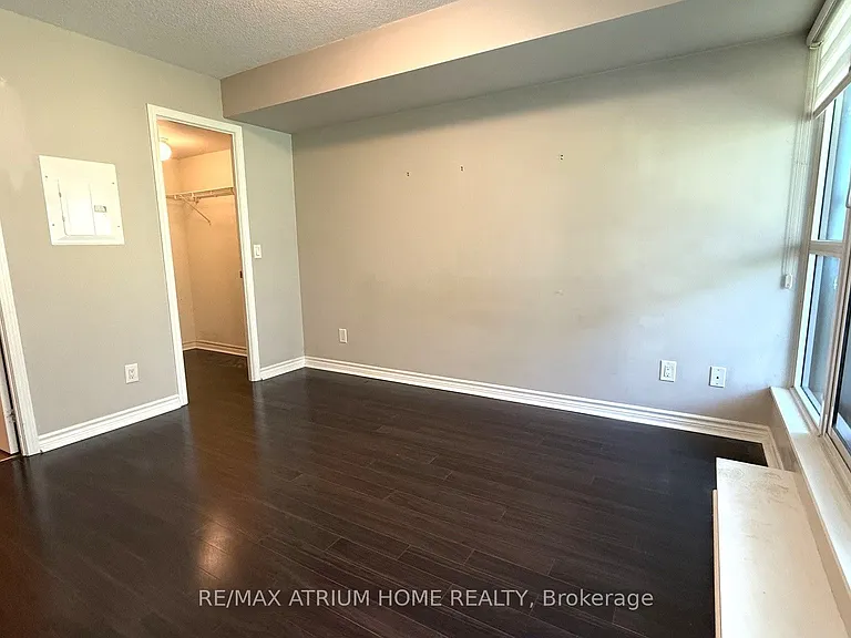 19 Grand Trunk Cres #1601 — Photo 9