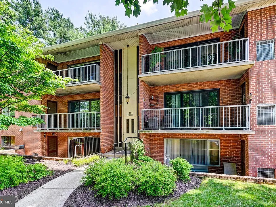 101 Fitz Ct #201
