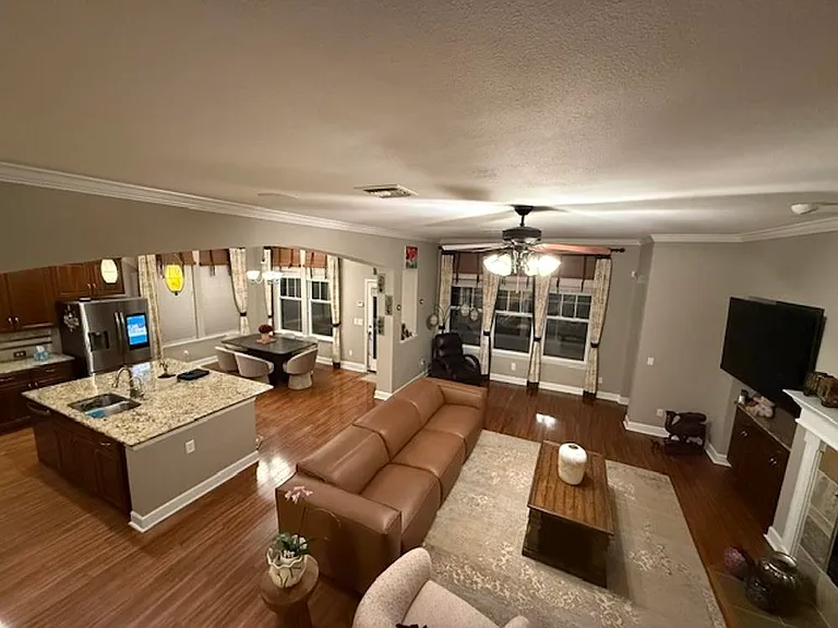 2401 Goldenrod Way — Photo 10