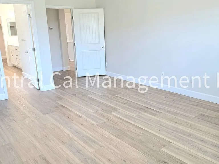9029 Almond Creek Dr — Photo 25