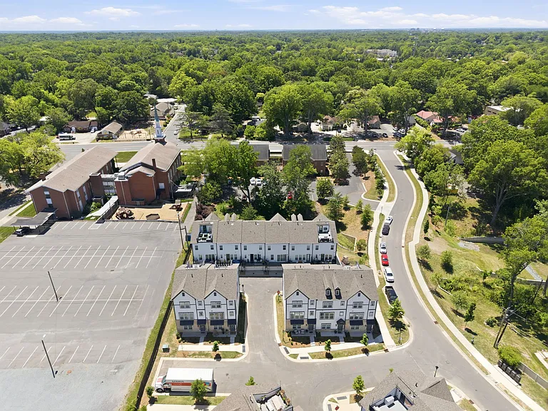3008 Oak Landing Dr — Photo 46