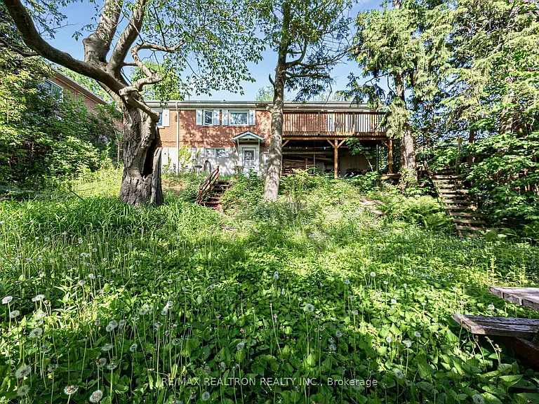 310 East Ave E — Photo 25