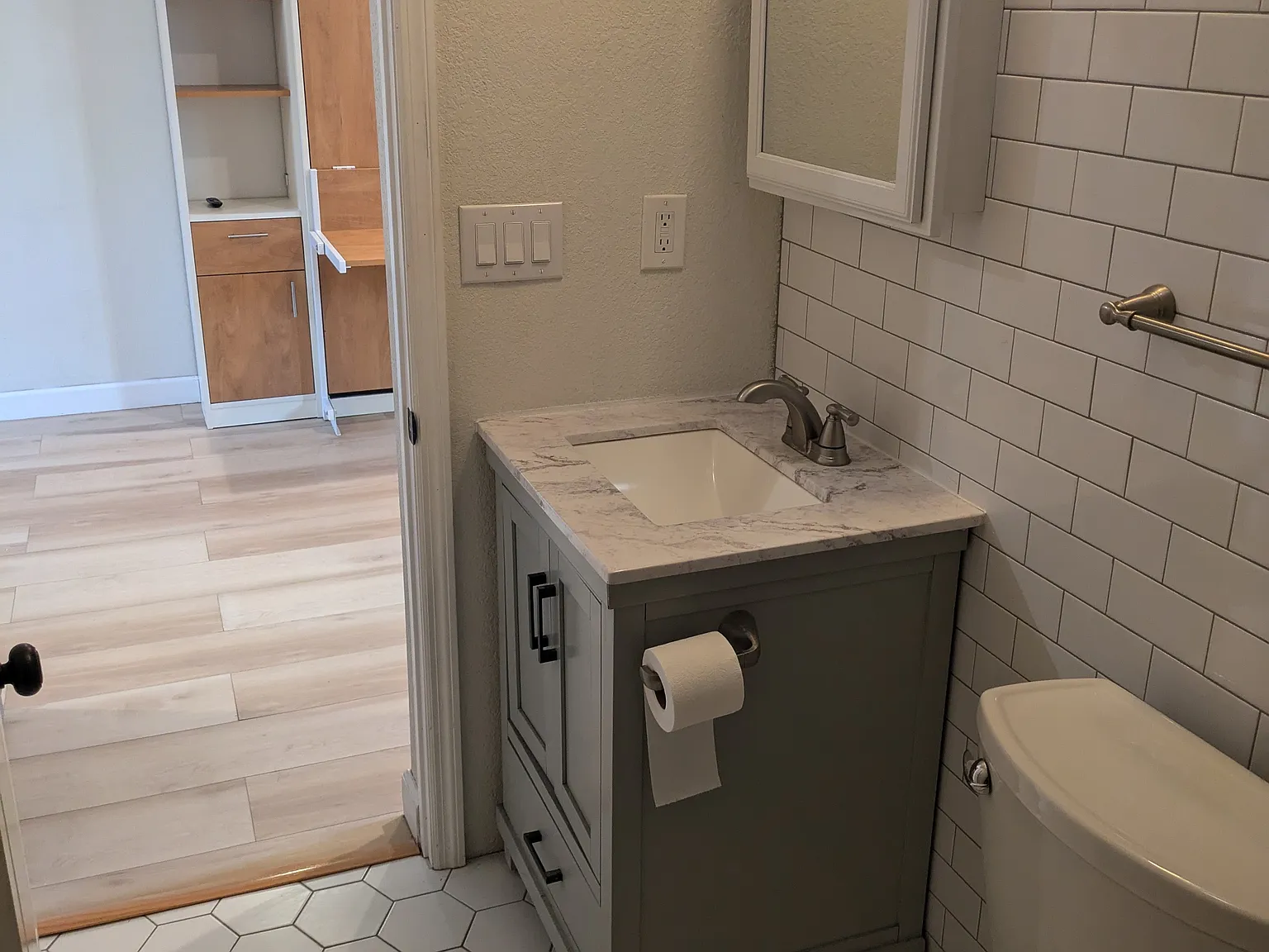 Studio, $950 — Photo 4