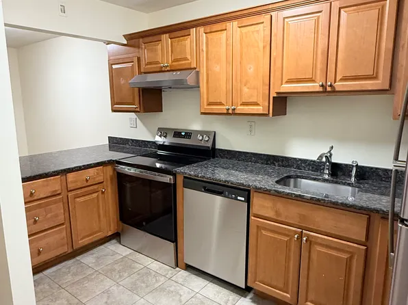 800 Bearses Way APT 5WG, Hyannis, MA 02601