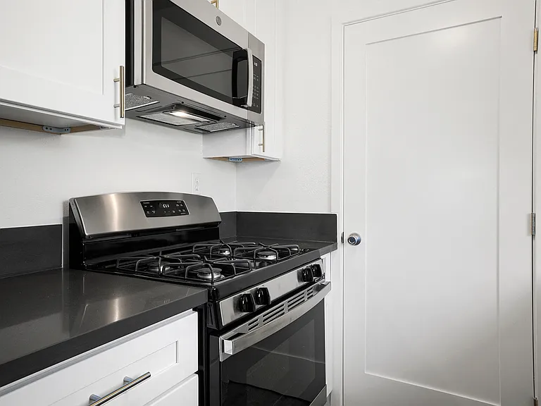 Brody Terrace Apartments — Photo 23