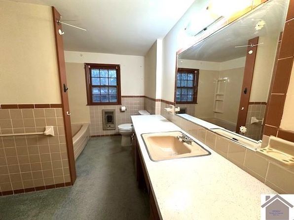 1503 Oak St, Murray, KY 42071