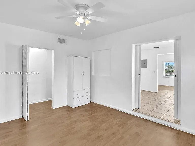3415 SW 15th St #2 — Photo 1