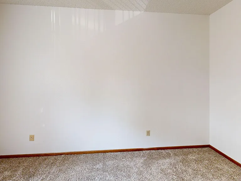 1624 E Gateway Cir S — Photo 15