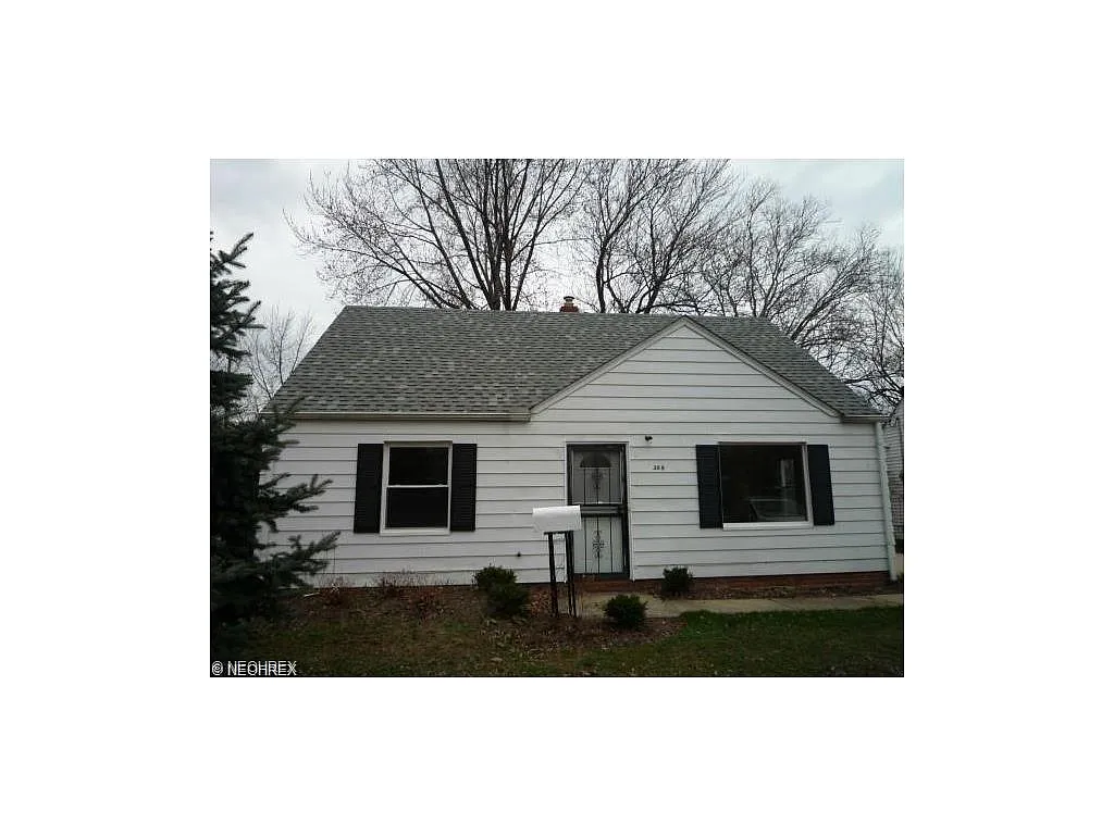 368 E 232nd St photo 1