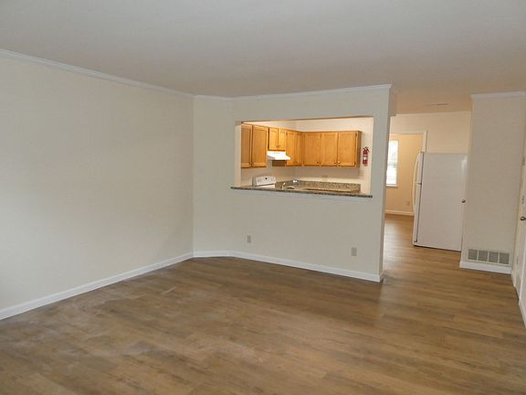 3rd image of 1410 University Ave APT D