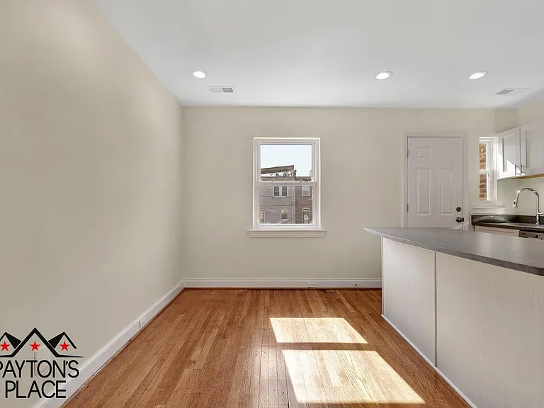 332 19th St NE — Photo 18
