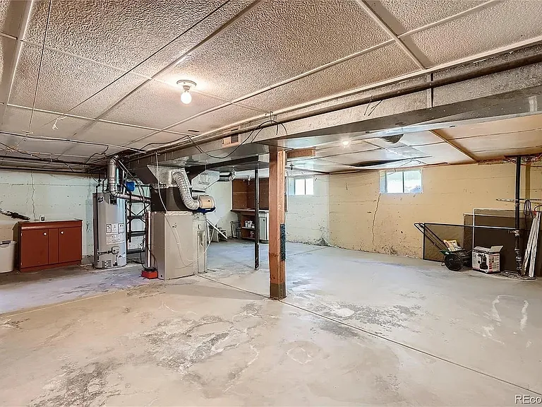 910 Forest St — Photo 19