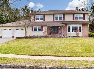 8 Redwood Rd, North Brunswick, NJ 08902