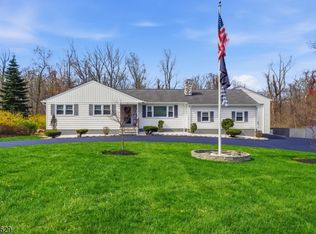 42 School House Rd, Randolph, NJ 07869