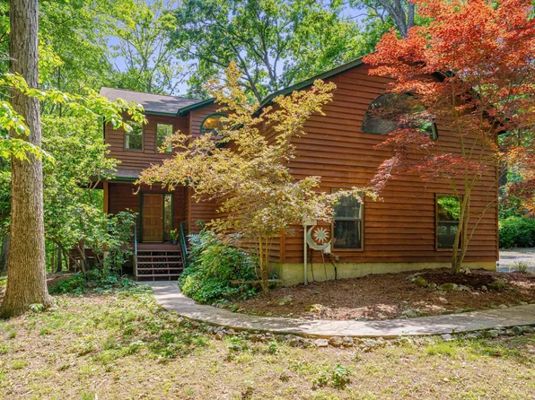 3622 Moonlight Dr, Chapel Hill, NC 27516