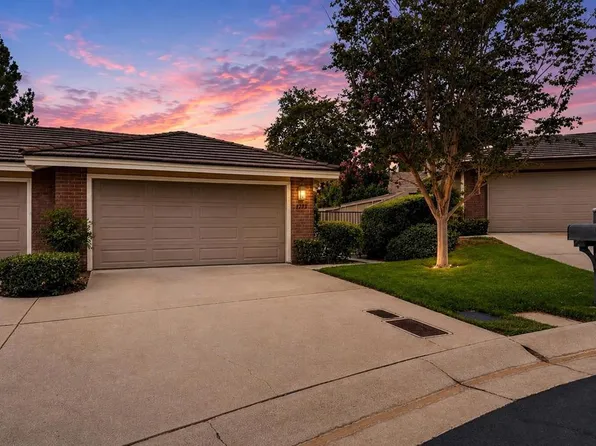 4233 Los Padres Dr, Fallbrook, CA 92028