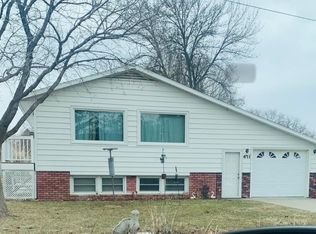 471 1st Ave SW, Glenville, MN