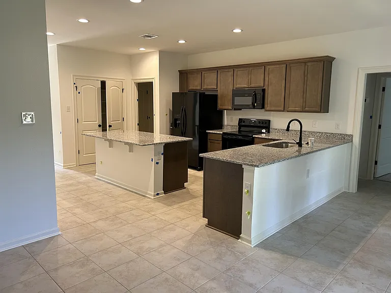 20425 Ridgelake Rd — Photo 10