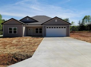 576 Sand Clay Rd, Chesnee, SC 29323