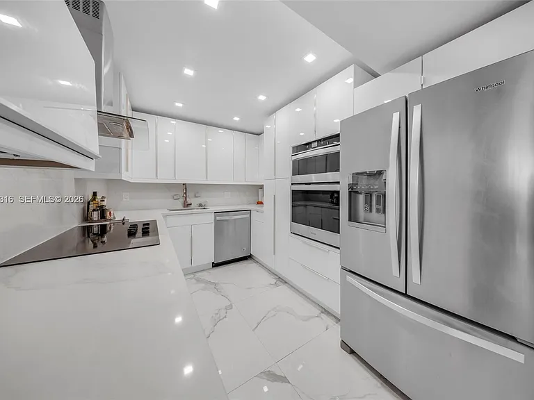 2500 Parkview Dr #2119 — Photo 9