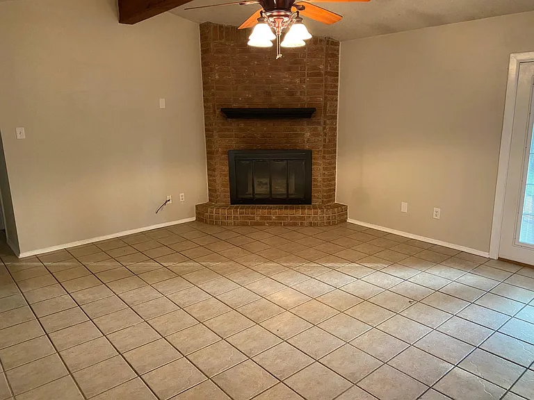 910 Corey Dr — Photo 7