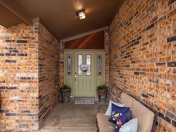 3rd image of 7033 Chelsea Dr
