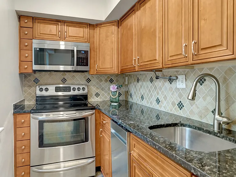 1315 N Ode St #704 — Photo 1