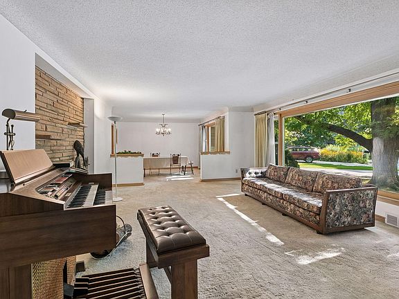 4th image of 1937 Westwood Cir