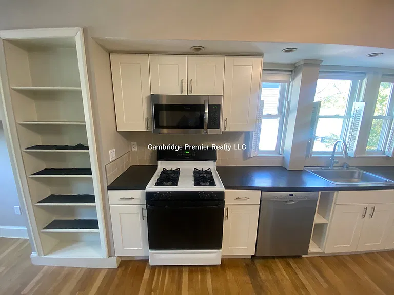 Fairmont St — Photo 9