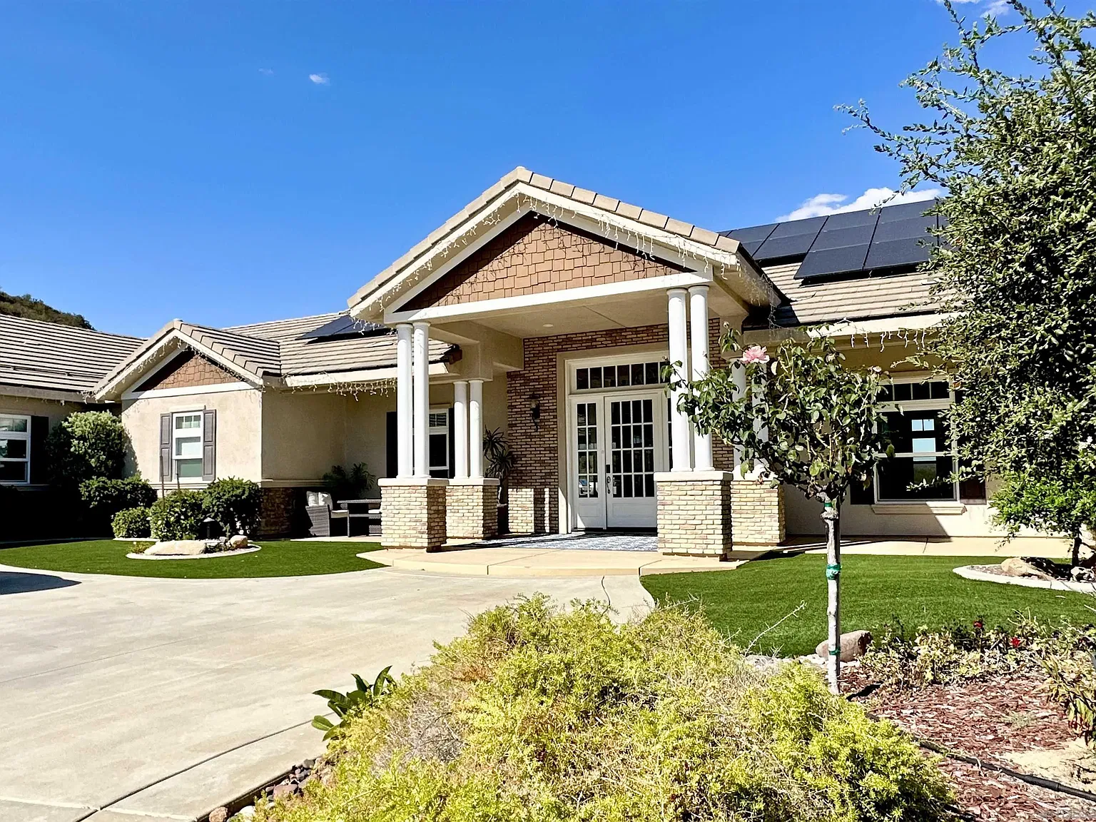 4 bed, 3.0 bath, 3854 sqft, $6,500 — Photo 4