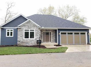 1107 Gleneagle Dr, Mishawaka, IN 46545
