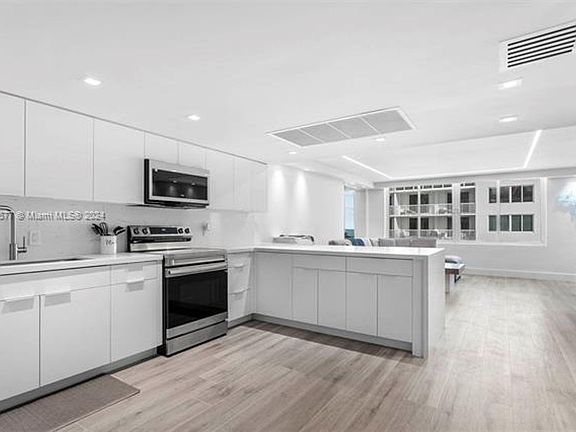 3rd image of 5401 Collins Ave #Cu-349