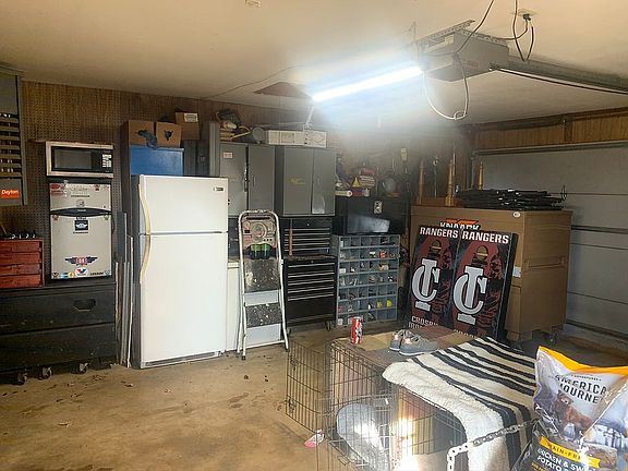 4th image of 902 Willow Creek Cir