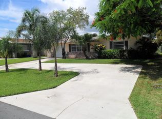 581 Riverside Dr, Palm Beach Gardens, FL 33410