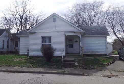 1st image of 698 S Columbus St