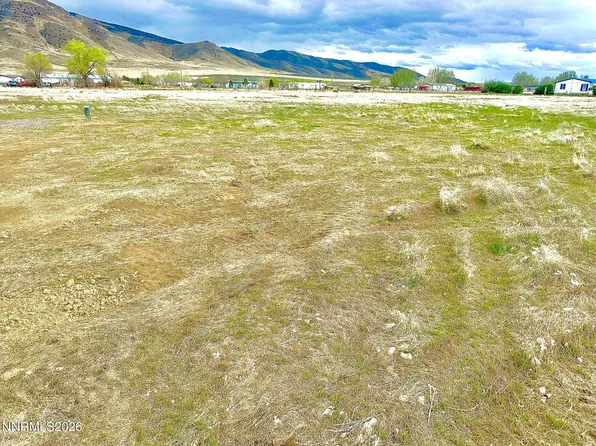 225 Hawk St, Winnemucca, NV 89445