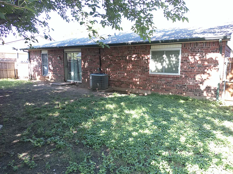 5809 Maiden Ln — Photo 19