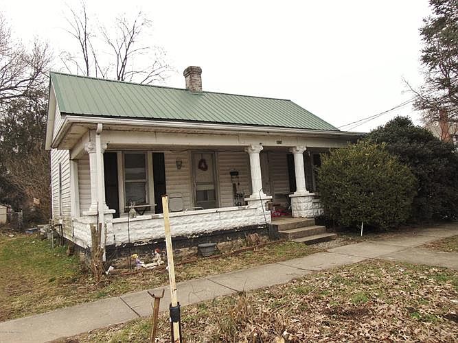 2nd image of 909 6th St